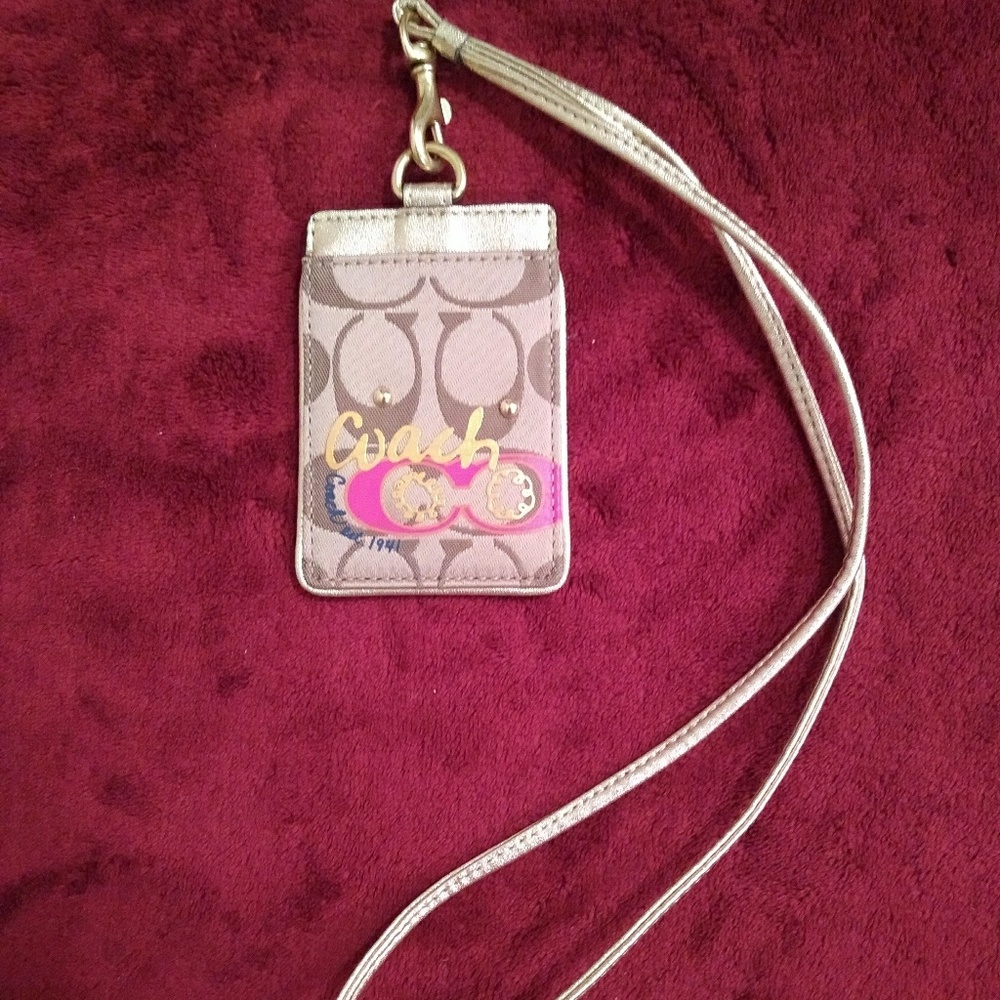 🆕  Coach Daisy Pop Applique Lanyard ID